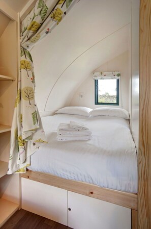 1 quarto, Wi-Fi de cortesia, roupa de cama