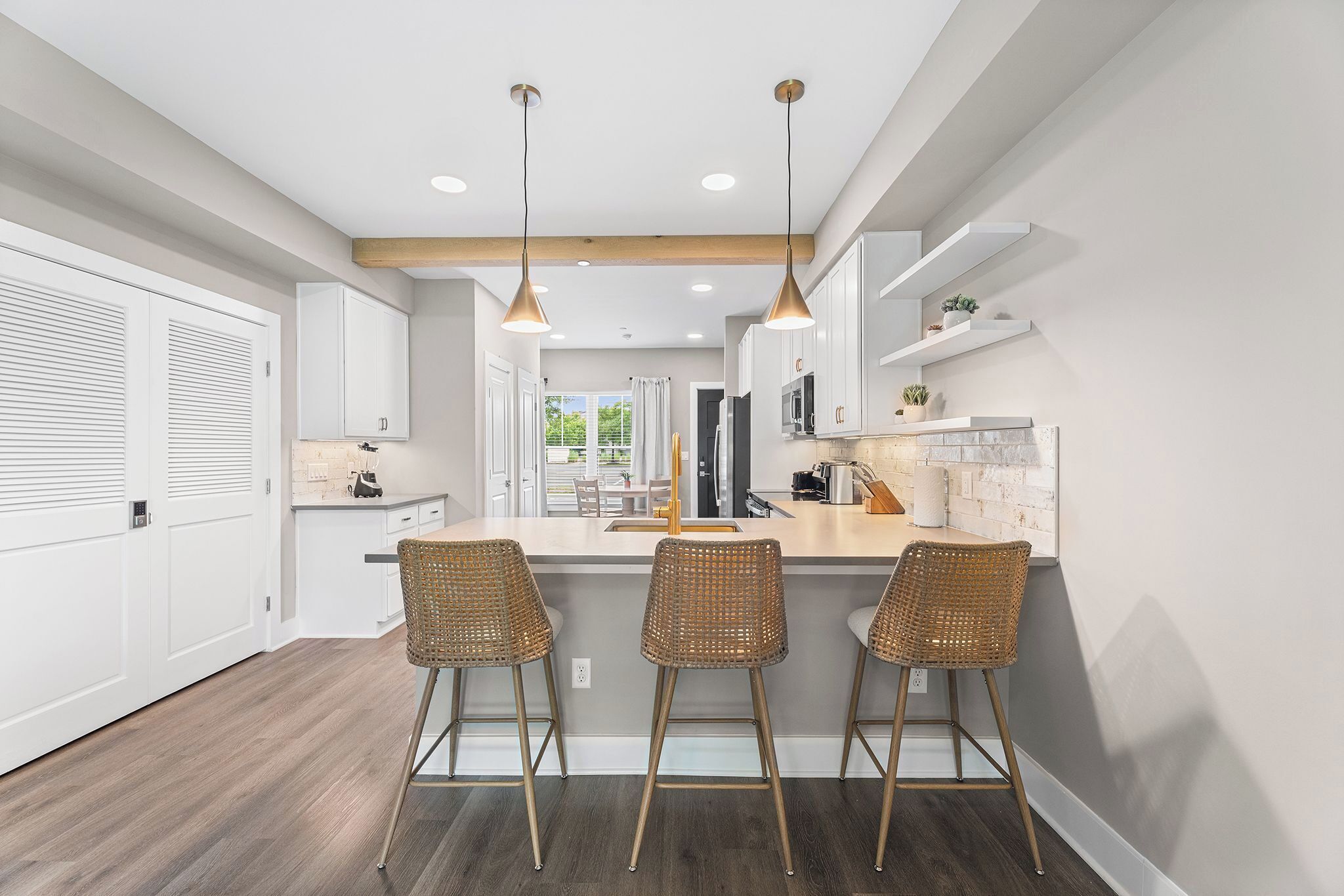 電子レンジ、食器洗い機、コーヒー / ティーメーカー