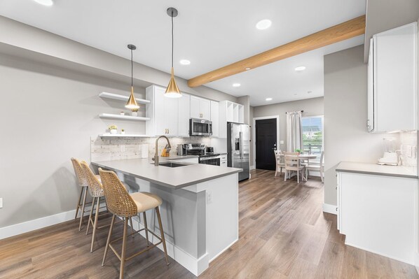 Microwave, dishwasher, coffee/tea maker