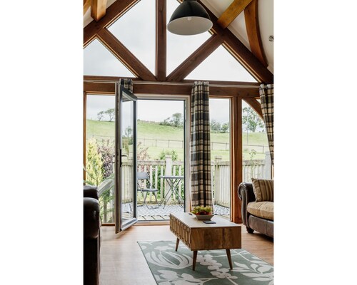 Stunning  villa for 19 guests with hot tub, WIFI and pets allowed