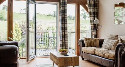 Stunning villa for 19 guests with hot tub, WIFI and pets allowed