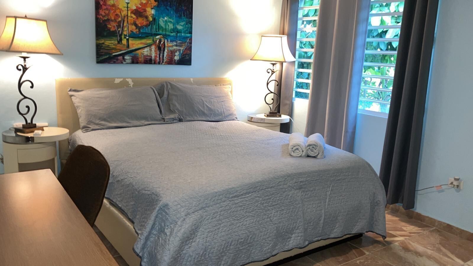 2 多间卧室、办公桌、熨斗/熨衣板、免费 WiFi