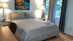 2 slaapkamers, een bureau, een strijkplank/strijkijzer, gratis wifi