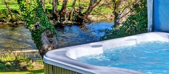 Smuk  feriebolig for 12 gæster med boblebad, WIFI og terrasse