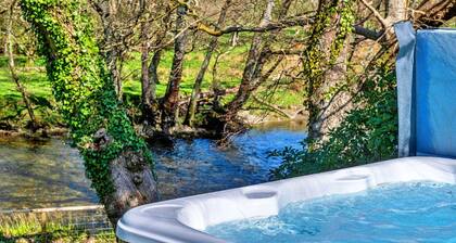 Beautiful villa for 12 people with hot tub, WIFI and terrace