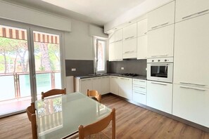 Dining - CV016 - Cervia, new three-room apartment with parking space 100m from the sea (Cervia)