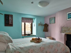 2 dormitorios, cuna de viaje, wifi gratis y ropa de cama