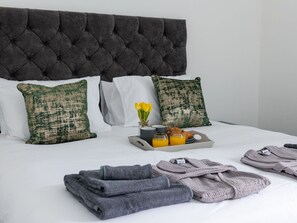 5 chambres, lit parapluie, Wi-Fi gratuit, draps fournis