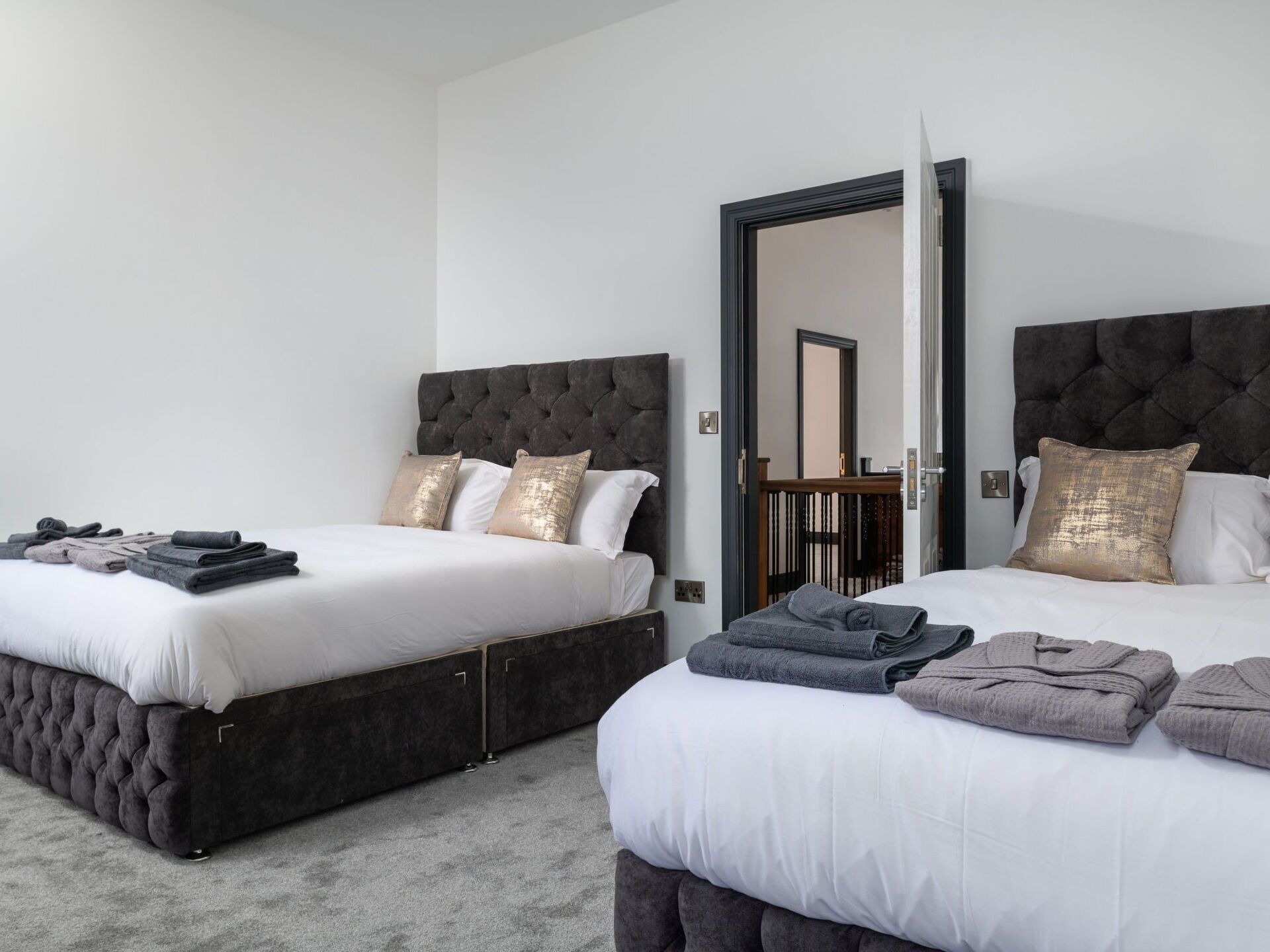 5 bedrooms, travel cot, free WiFi, bed sheets