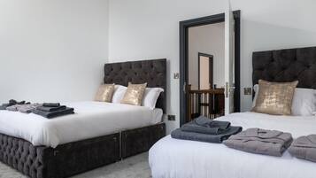 5 bedrooms, travel cot, free WiFi, bed sheets