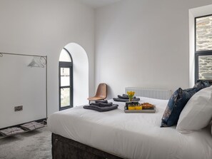 5 Schlafzimmer, Reisekinderbett, kostenloses WLAN, Bettwäsche