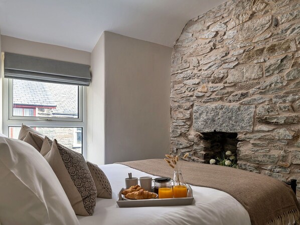 3 bedrooms, free WiFi, bed sheets