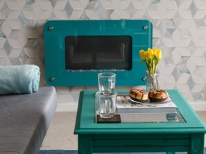 Fernseher, Kamin, DVD-Player