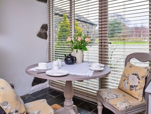 Dining - Beautiful  villa for 2 people with WIFI (Chwilog)