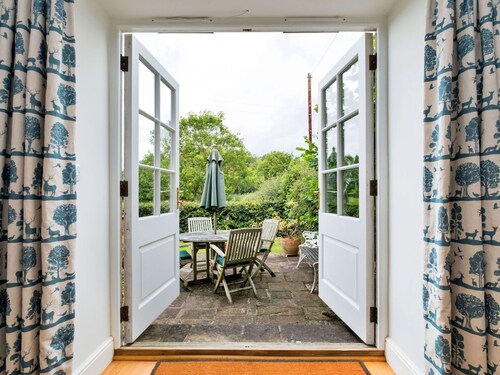 Stunning  villa for 4 guests with WIFI and pets allowed