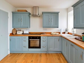 Oven, dishwasher