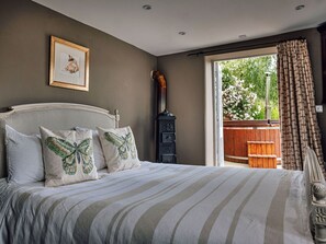 4 makuuhuonetta, ilmainen Wi-Fi, vuodevaatteet