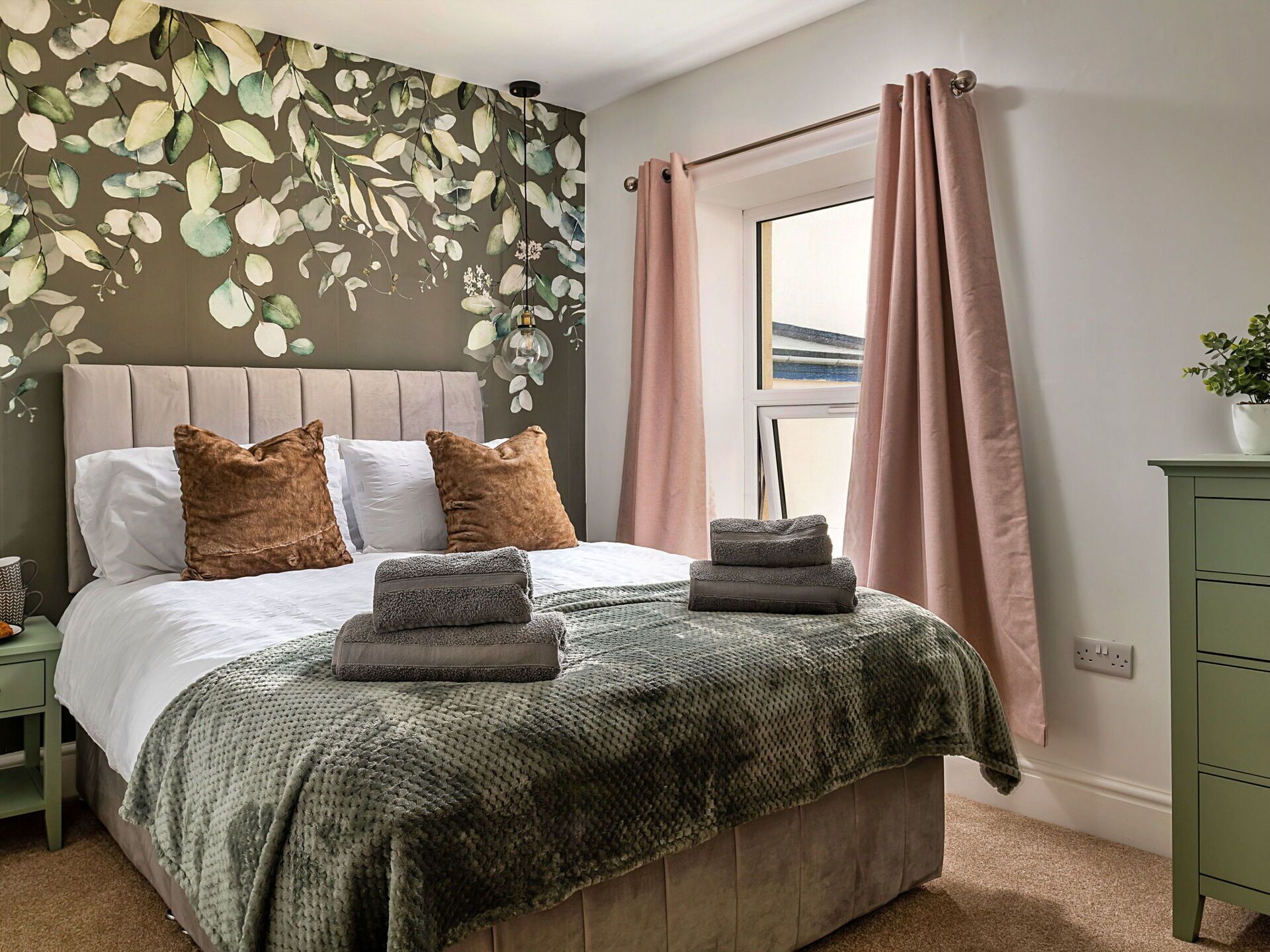 6 bedrooms, free WiFi, bed sheets