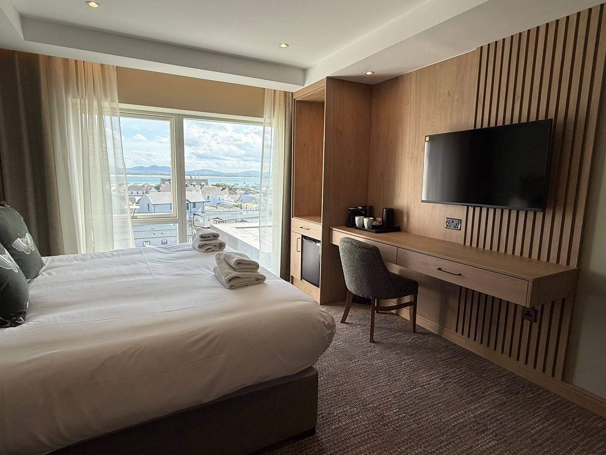 Chambre Standard double ou avec lits jumeaux, salle de bain attenante, vue sur la mer (Balcony) | Fer et planche à repasser, accès au Wi-Fi (inclus), literie fournie