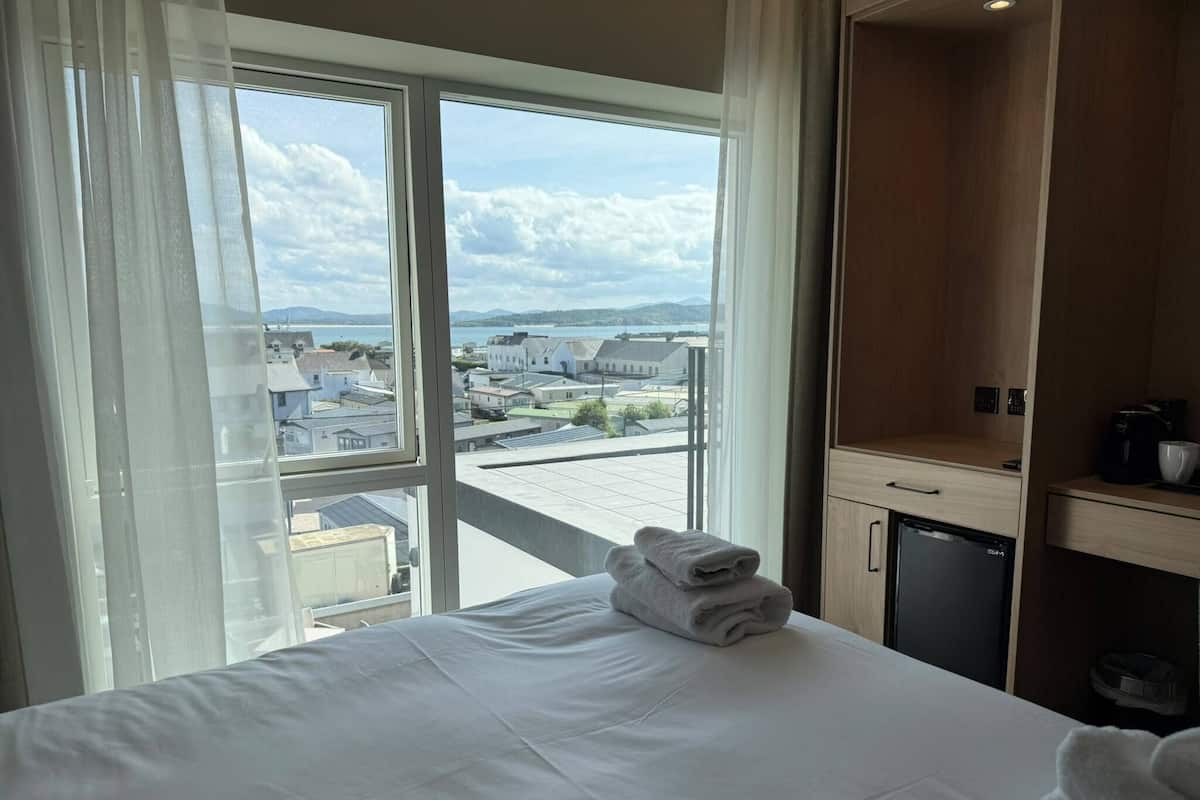 Business Double or Twin Room, Ensuite, Sea View (Balcony)