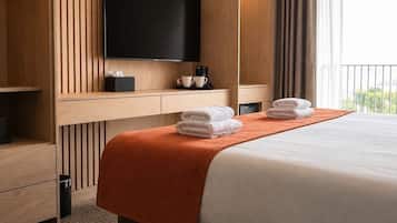 Iron/ironing board, free WiFi, bed sheets