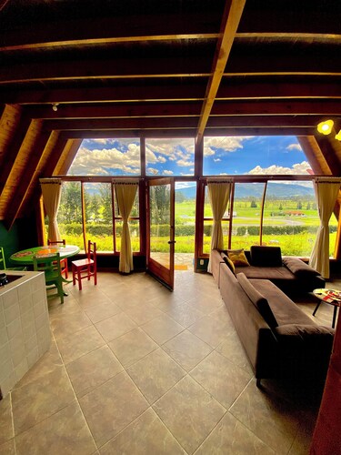Acogedor chalet mirador campestre, cerca al centro, WIFI, chimenea y parrilla.