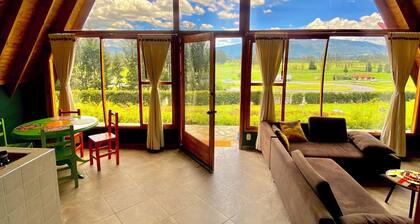 Acogedor chalet mirador campestre, cerca al centro, WIFI, chimenea y parrilla.