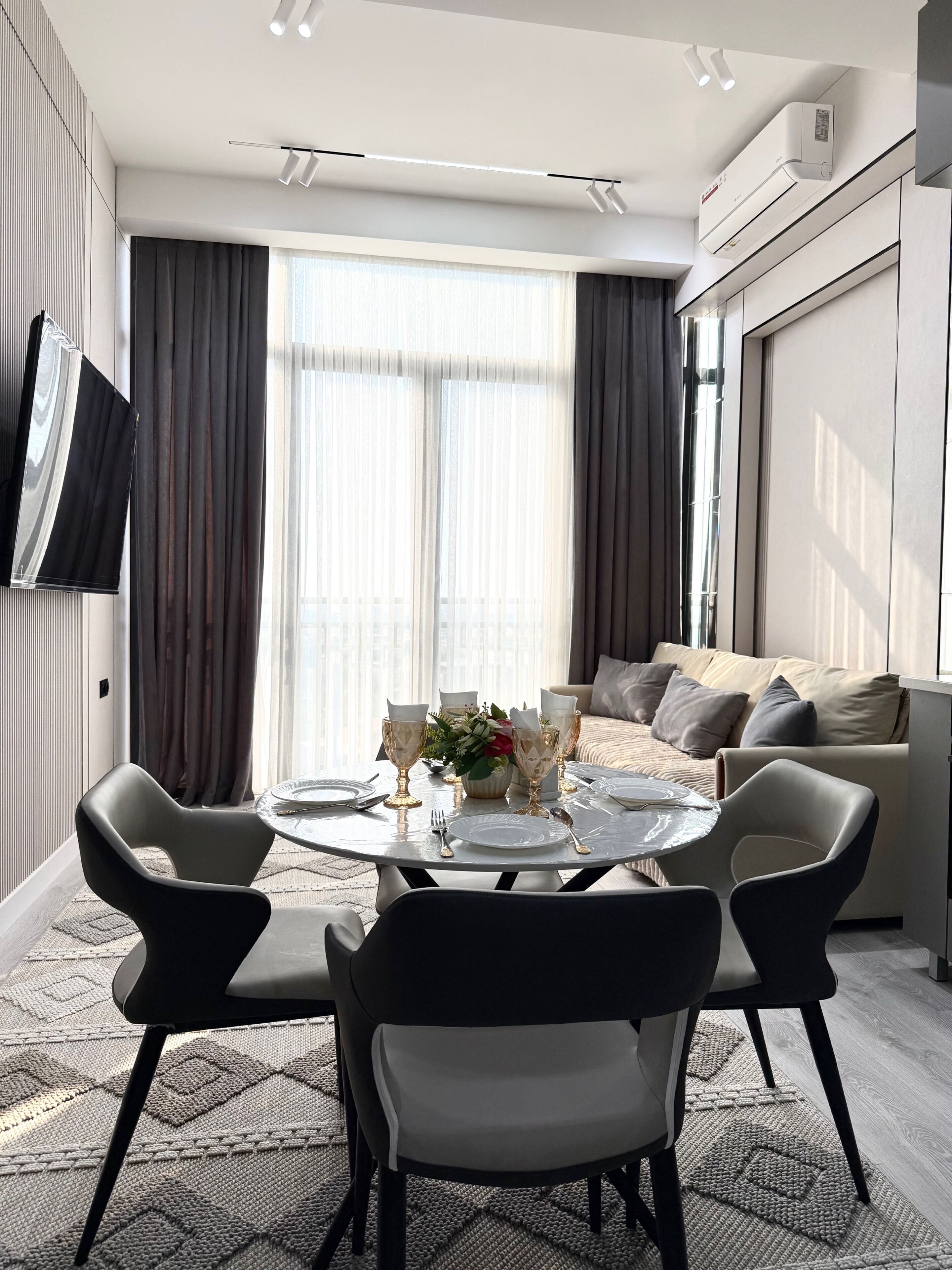 Family Condo, Balcony, City View | Private kitchen