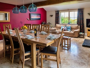 Dining - Stunning  villa for 7 people with hot tub, WIFI and terrace (Eglwys-fâch)