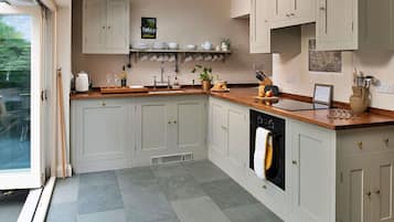 Microwave, oven, dishwasher