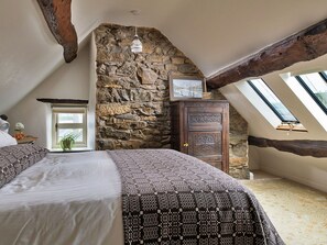 3 bedrooms, free WiFi, bed sheets
