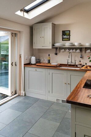 Microwave, oven, dishwasher