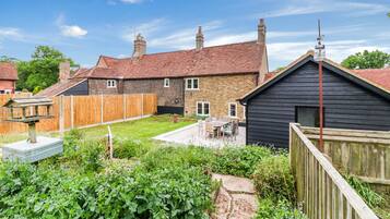 Tempat makan outdoor