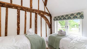 3 kamar tidur dan didekorasi berbeda-beda