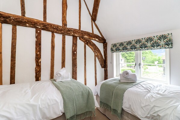 3 Schlafzimmer, individuell dekoriert, individuell eingerichtet