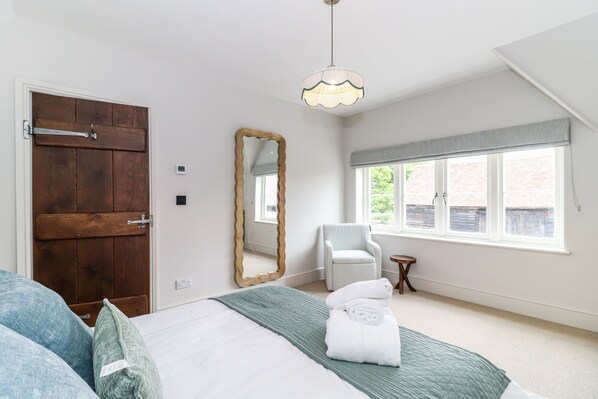 3 bedrooms, individually decorated, individually furnished, free WiFi