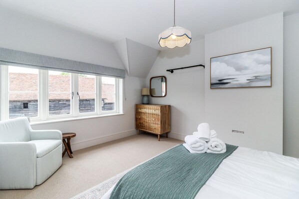 3 bedrooms, individually decorated, individually furnished, free WiFi