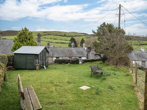 Property grounds - Stunning  villa for 7 people with WIFI, terrace and pets allowed (Capel Garmon)
