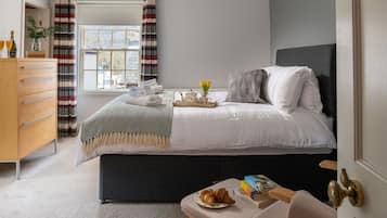 8 bedrooms, travel crib, free WiFi, bed sheets