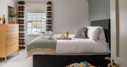 Wonderful villa for 16 guests with WIFI, pets allowed and parking