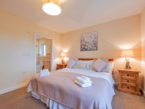 7 Schlafzimmer, Reisekinderbett, kostenloses WLAN, Bettwäsche