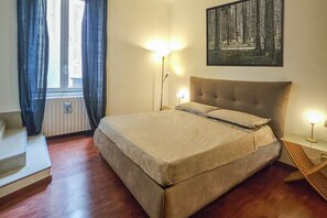 2 bedrooms, iron/ironing board