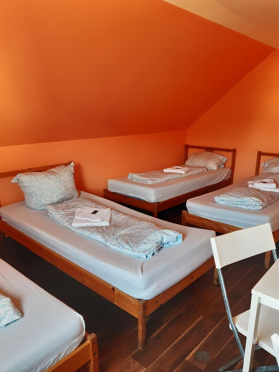 三人房 | 布置獨特、熨斗/熨衣板、免費無線上網、床單