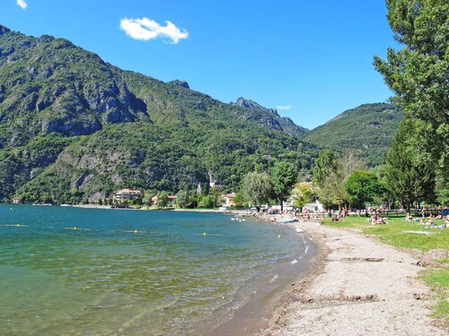 Stunning private villa for 4 people with WIFI, TV, balcony and pets allowed