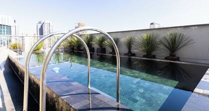 Pool & AC Steps from Ibirapuera