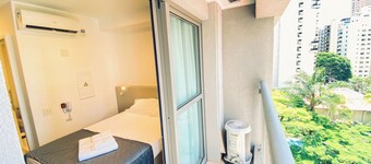 Pool & AC Steps from Ibirapuera