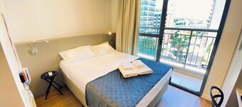 Pool & AC Steps from Ibirapuera