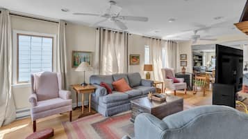 Maison, 4 chambres | Aire de séjour