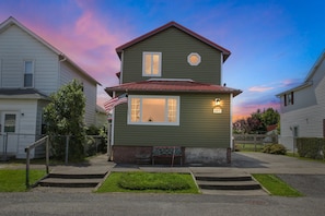 House, 4 Bedrooms | Exterior