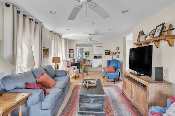 House, 4 Bedrooms | Living area
